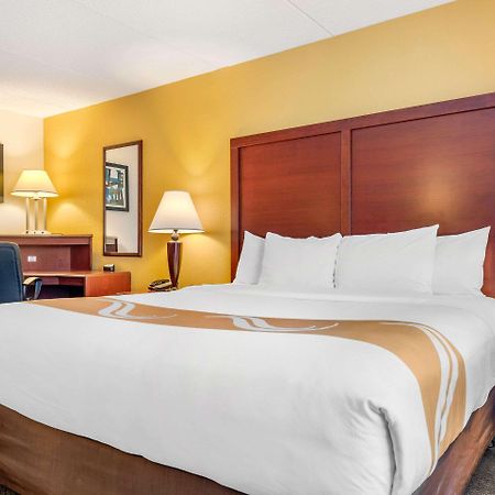 Quality Inn & Suites Zanesville Buitenkant foto