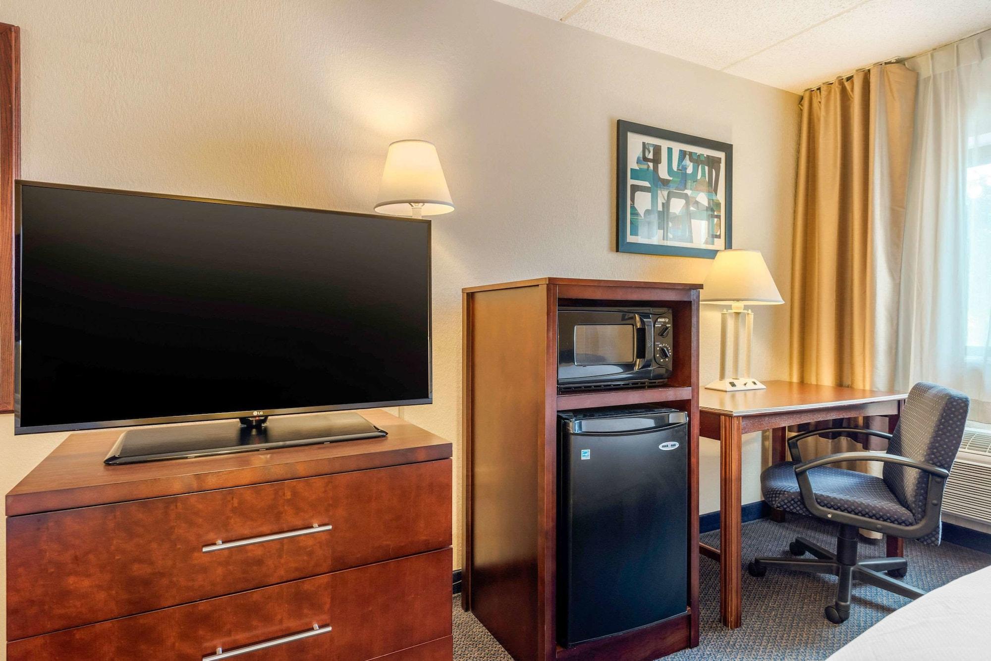 Quality Inn & Suites Zanesville Buitenkant foto