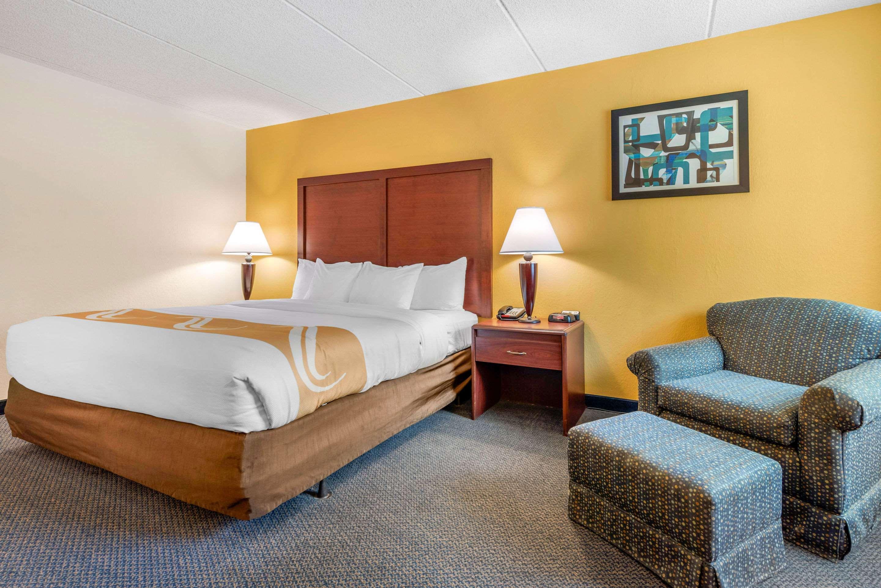 Quality Inn & Suites Zanesville Buitenkant foto