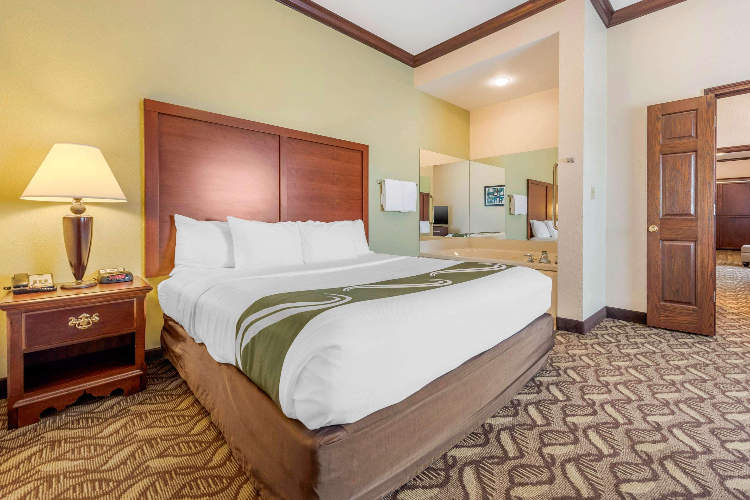 Quality Inn & Suites Zanesville Buitenkant foto