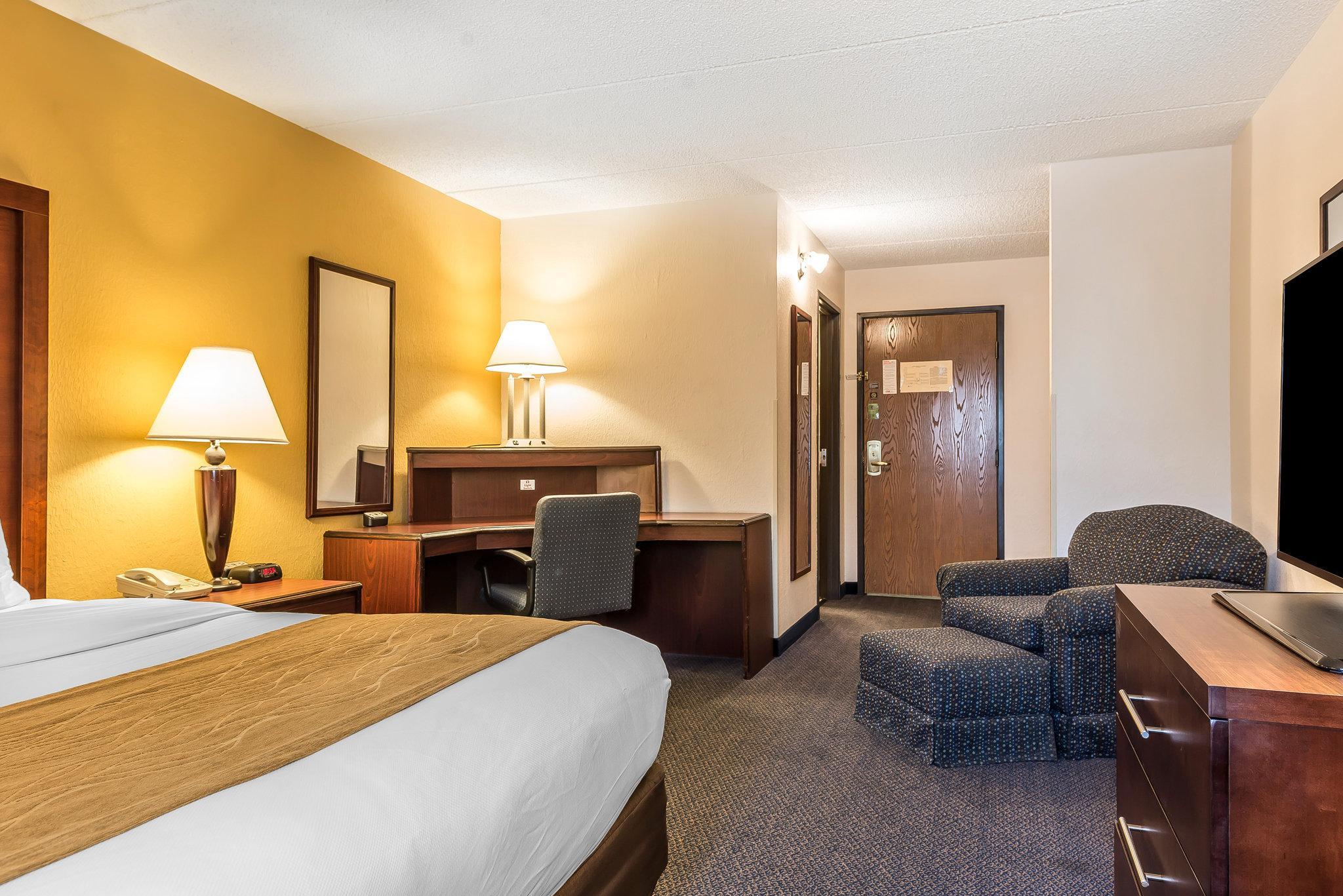 Quality Inn & Suites Zanesville Buitenkant foto