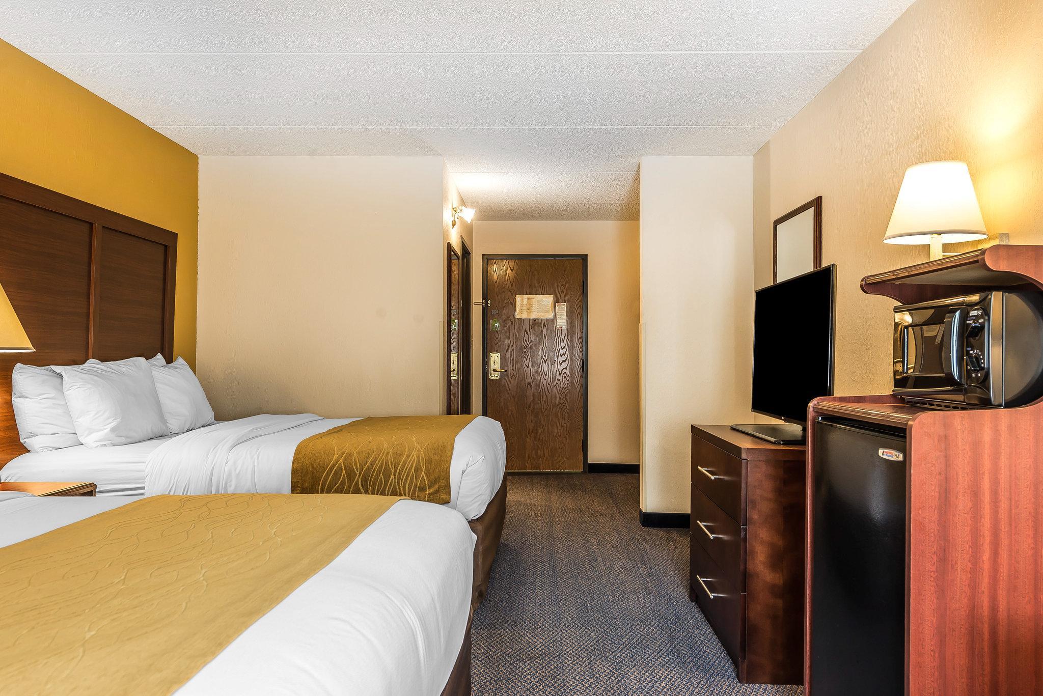Quality Inn & Suites Zanesville Buitenkant foto