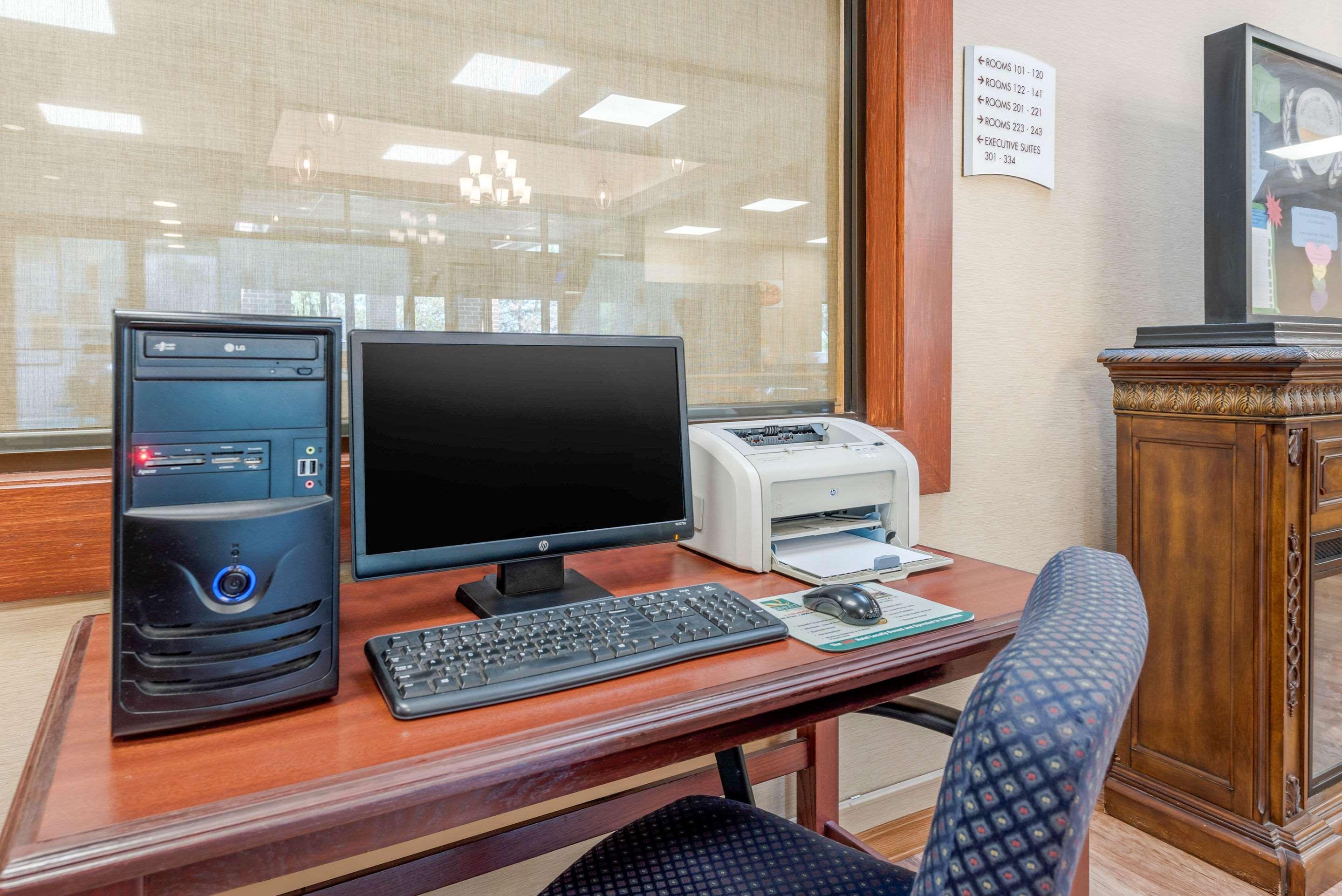 Quality Inn & Suites Zanesville Buitenkant foto