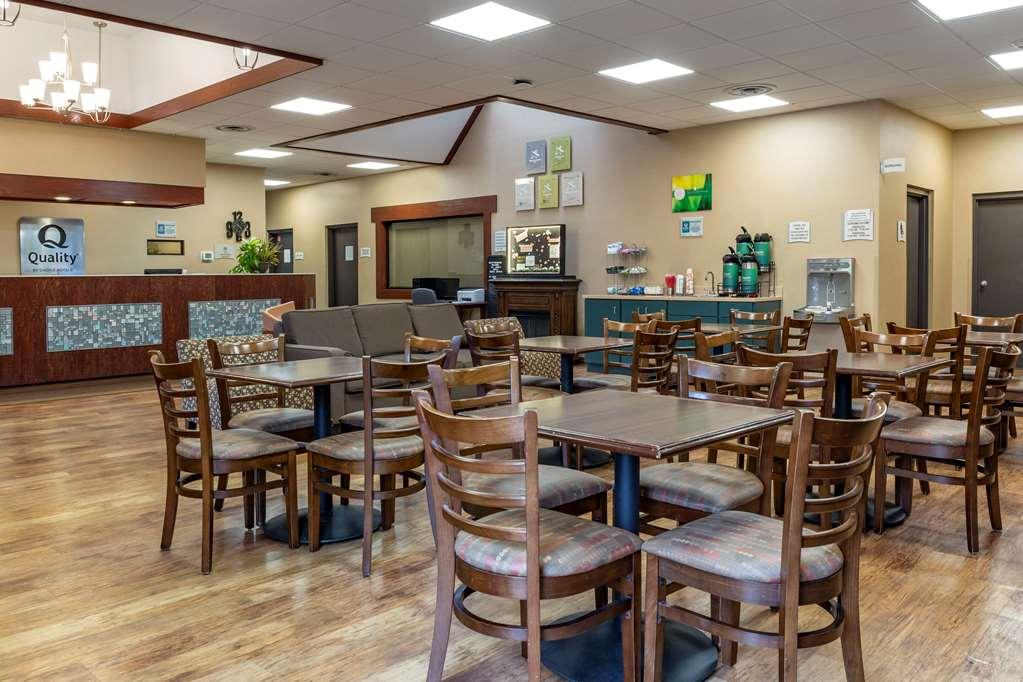 Quality Inn & Suites Zanesville Buitenkant foto